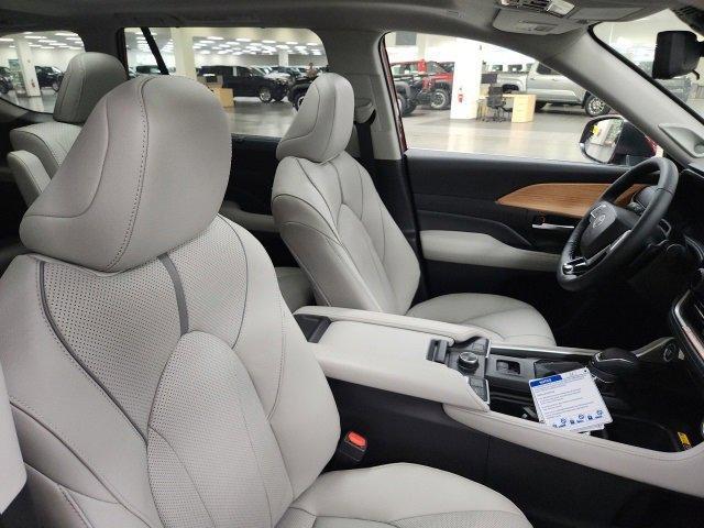 new 2025 Toyota Grand Highlander car, priced at $61,016