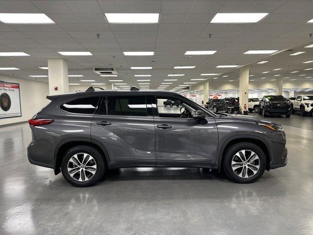 used 2022 Toyota Highlander car, priced at $36,635