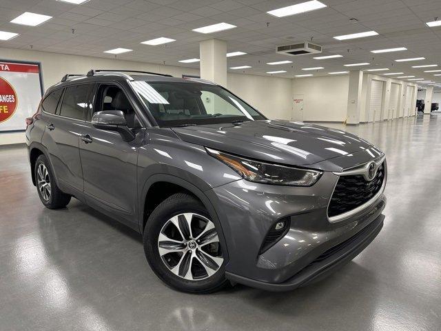 used 2022 Toyota Highlander car, priced at $36,635