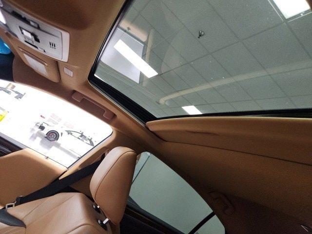 used 2023 Lexus ES 300h car, priced at $40,000