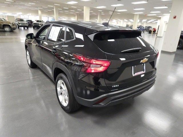 used 2025 Chevrolet Trax car, priced at $22,377