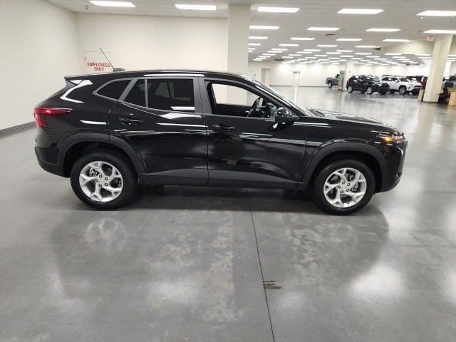 used 2025 Chevrolet Trax car, priced at $22,377
