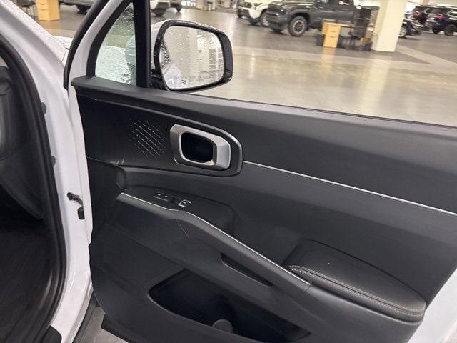 used 2025 Kia Sorento car, priced at $30,843