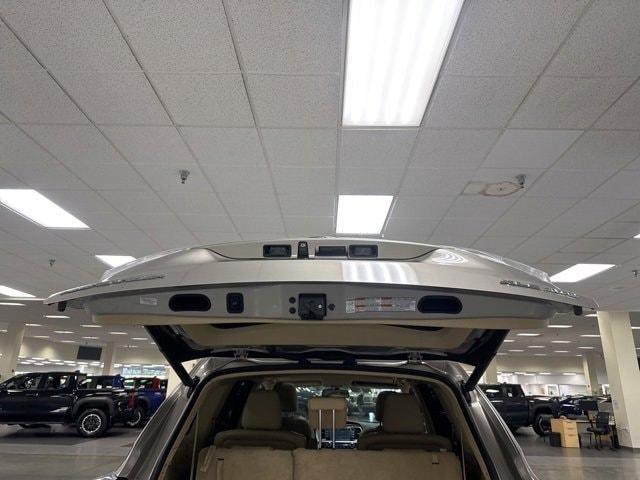 used 2015 Toyota Highlander car, priced at $11,400