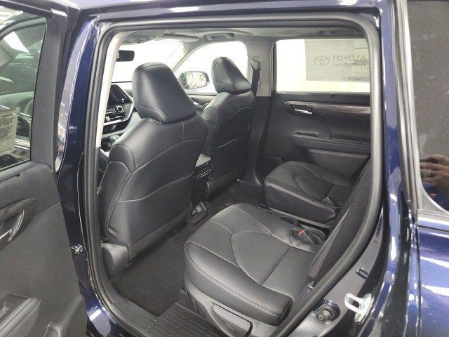 new 2026 Toyota Highlander car, priced at $53,383