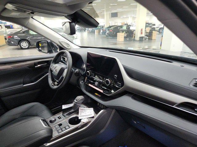 new 2026 Toyota Highlander car, priced at $53,383