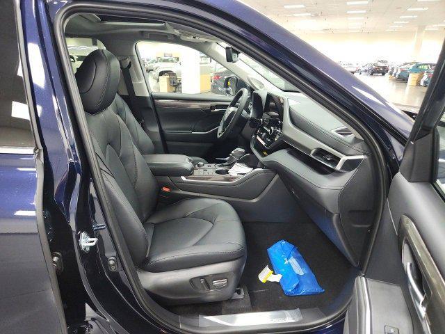 new 2026 Toyota Highlander car, priced at $53,383