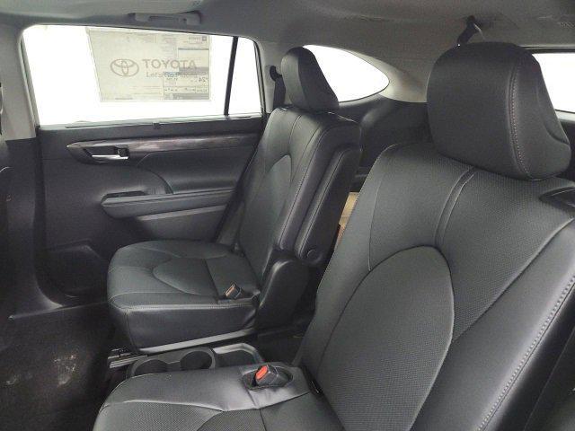 new 2026 Toyota Highlander car, priced at $53,383