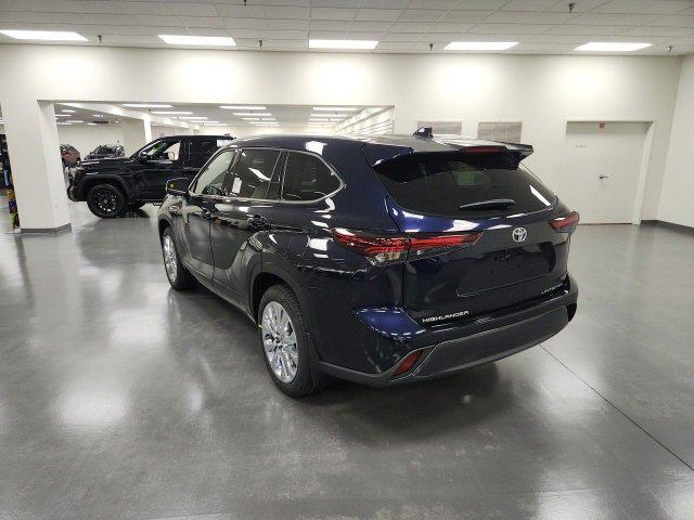 new 2026 Toyota Highlander car, priced at $53,383