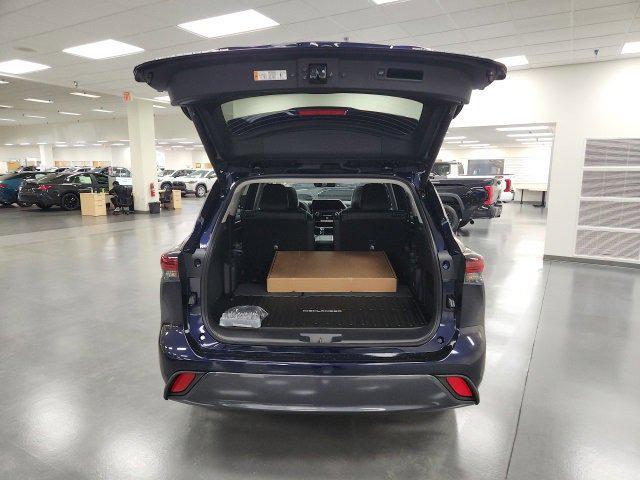 new 2026 Toyota Highlander car, priced at $53,383