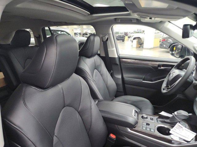 new 2026 Toyota Highlander car, priced at $53,383