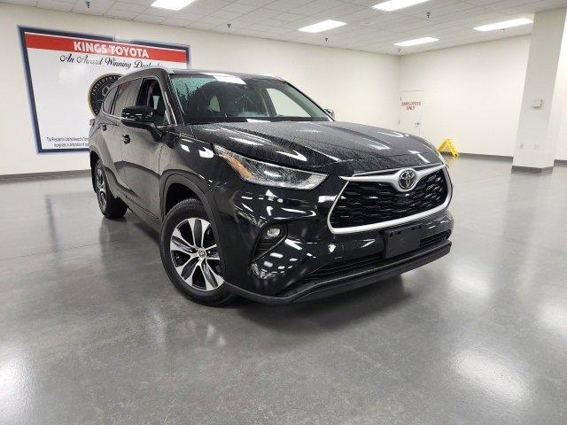 used 2021 Toyota Highlander car, priced at $33,430