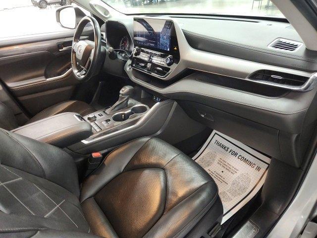 used 2022 Toyota Highlander car, priced at $42,871