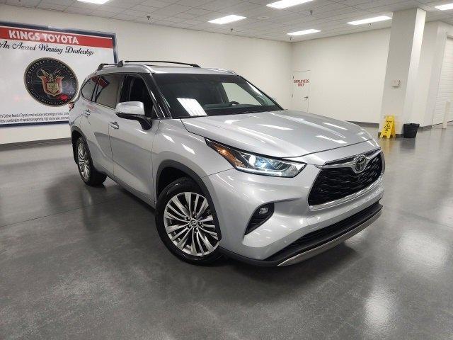 used 2022 Toyota Highlander car, priced at $42,312