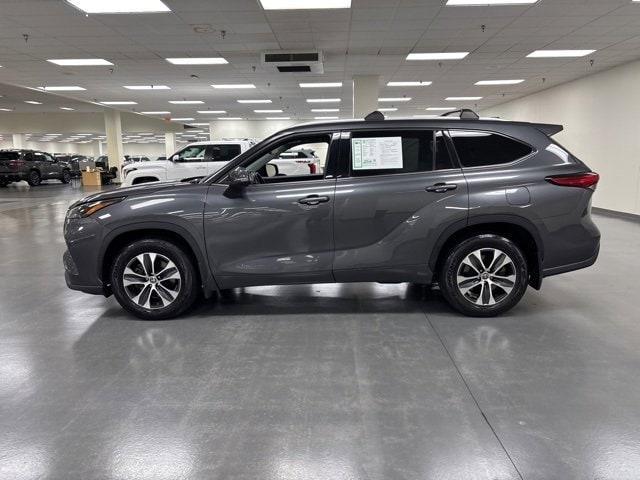 used 2022 Toyota Highlander car, priced at $30,791