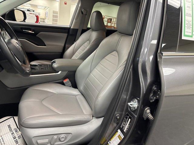 used 2022 Toyota Highlander car, priced at $30,791