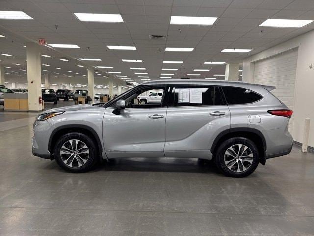 used 2022 Toyota Highlander Hybrid car, priced at $38,820