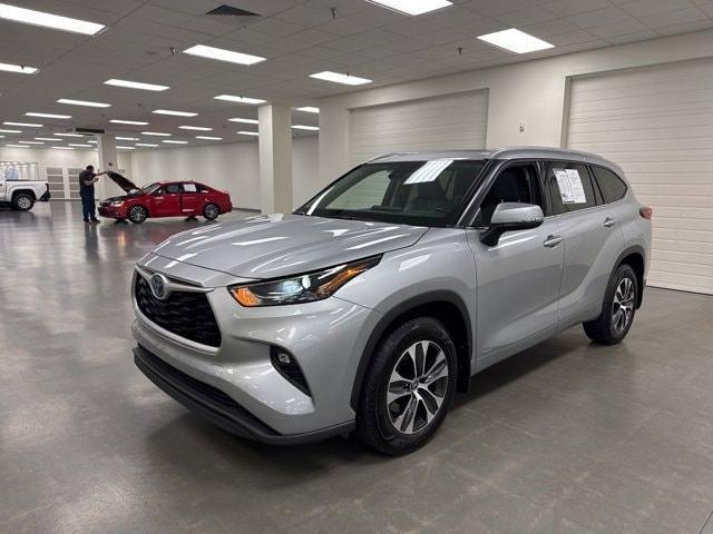 used 2022 Toyota Highlander Hybrid car, priced at $38,820