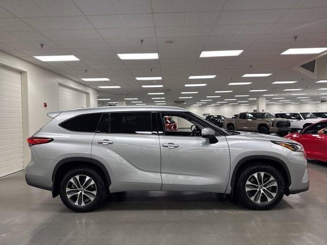 used 2022 Toyota Highlander Hybrid car, priced at $38,820