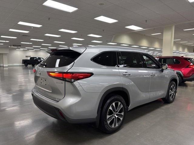 used 2022 Toyota Highlander Hybrid car, priced at $38,820