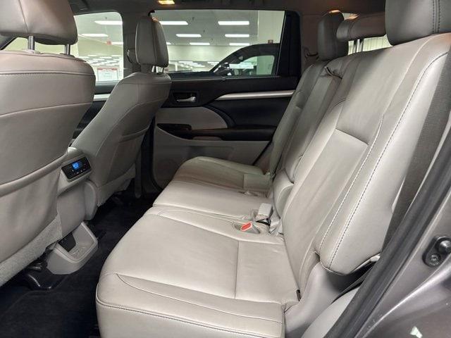 used 2018 Toyota Highlander car