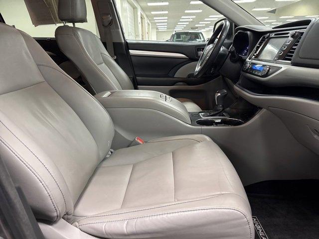 used 2018 Toyota Highlander car