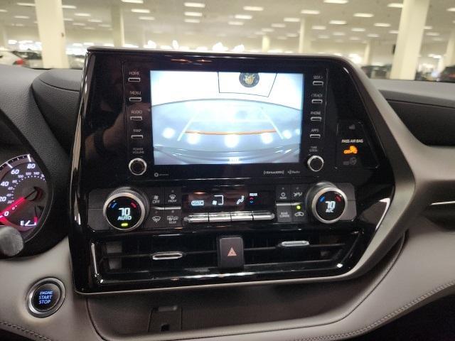 used 2021 Toyota Highlander car, priced at $27,226