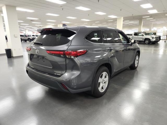 used 2021 Toyota Highlander car, priced at $27,226