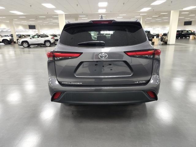 used 2021 Toyota Highlander car, priced at $27,226