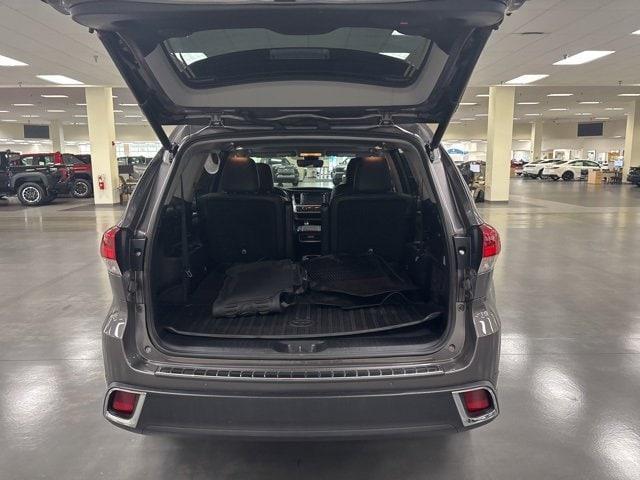 used 2018 Toyota Highlander car, priced at $20,606