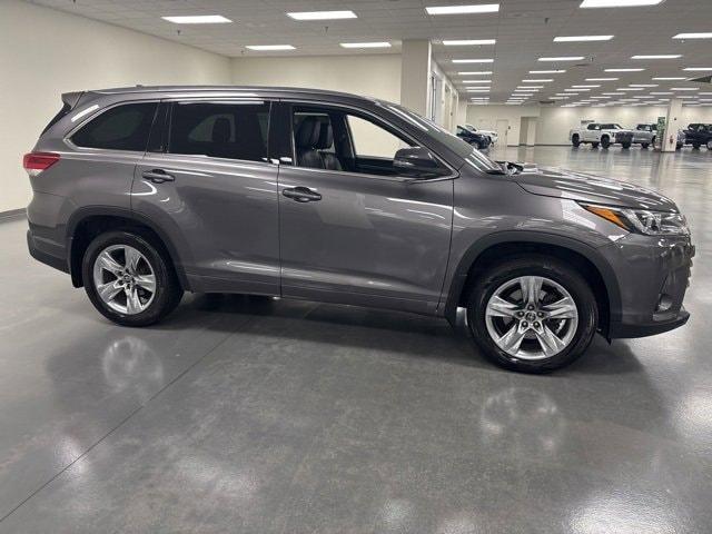used 2018 Toyota Highlander car, priced at $20,606