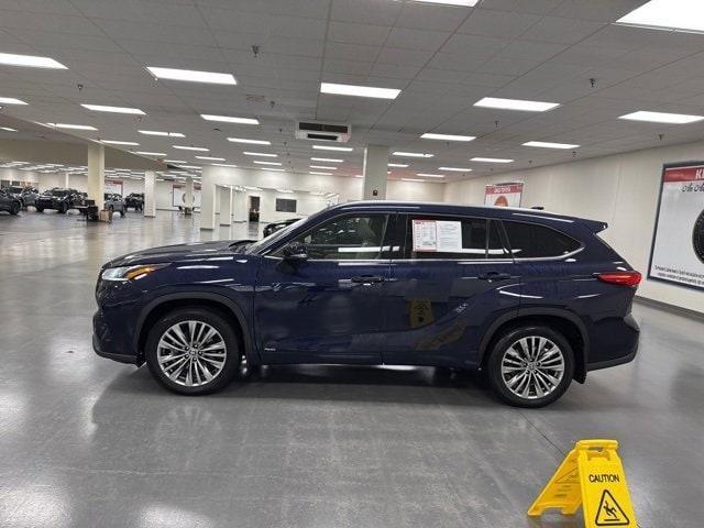 used 2022 Toyota Highlander Hybrid car, priced at $47,289