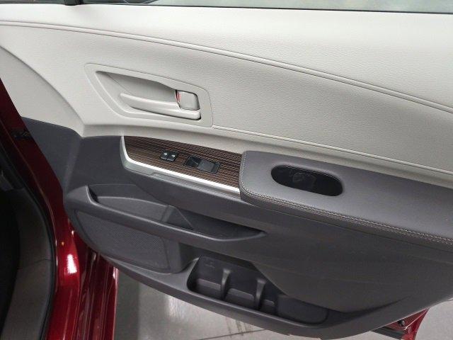used 2023 Toyota Sienna car, priced at $39,290