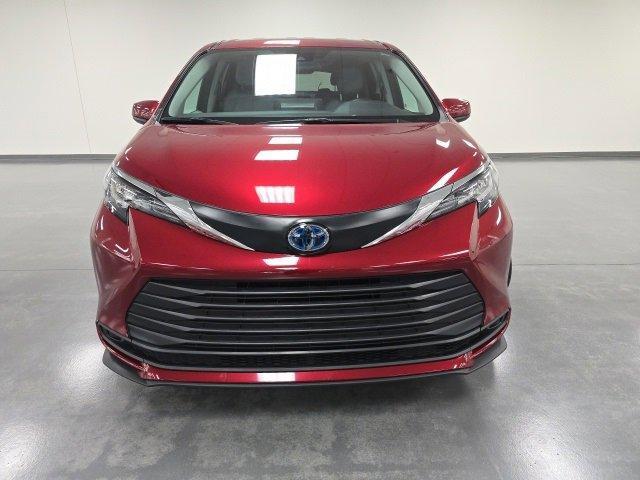 used 2023 Toyota Sienna car, priced at $39,290