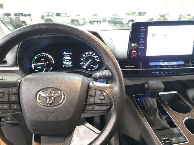 used 2023 Toyota Sienna car, priced at $39,290