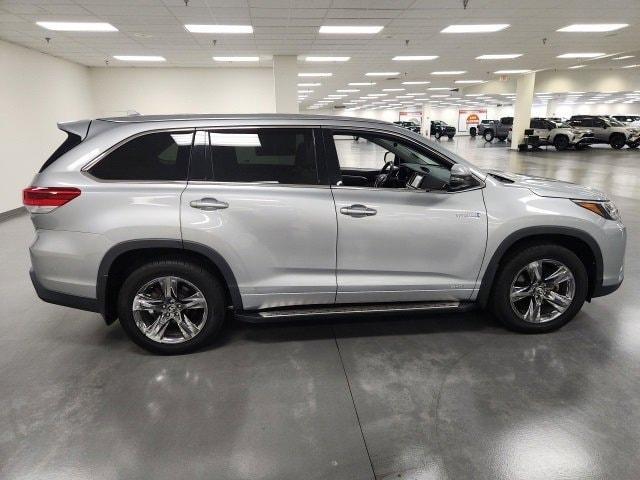 used 2017 Toyota Highlander Hybrid car, priced at $26,231