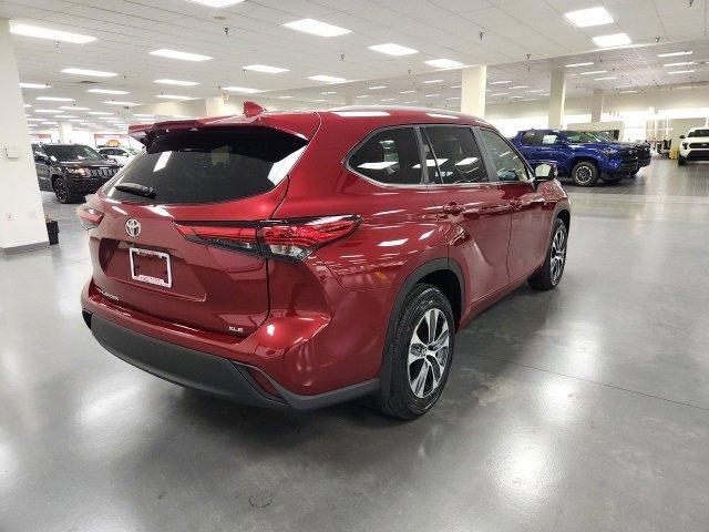 used 2023 Toyota Highlander car, priced at $38,509