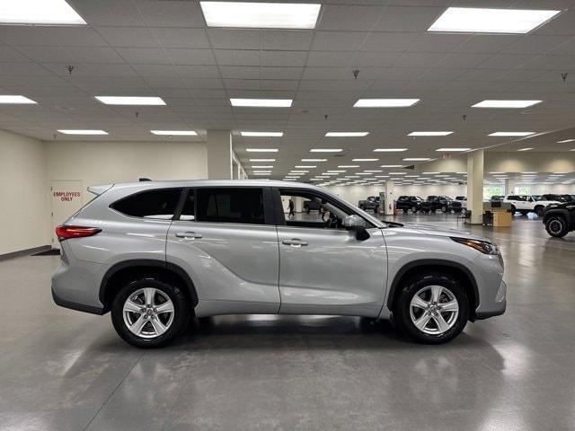 used 2023 Toyota Highlander car, priced at $35,190