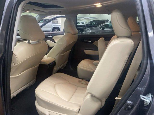 used 2021 Toyota Highlander car, priced at $31,300