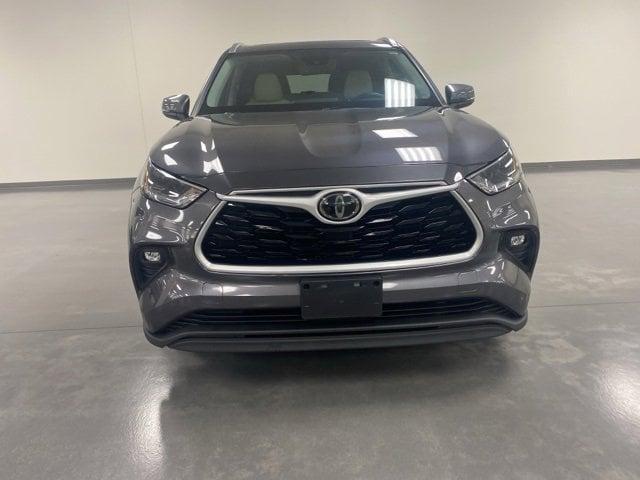 used 2021 Toyota Highlander car, priced at $31,300