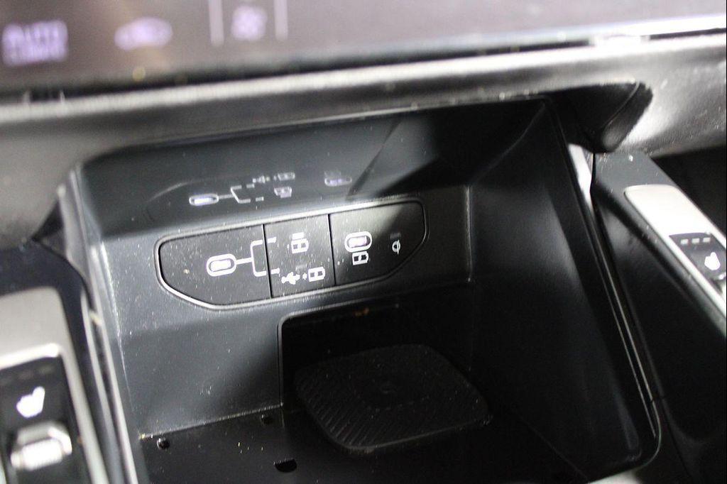 used 2024 Kia Sorento car, priced at $26,593