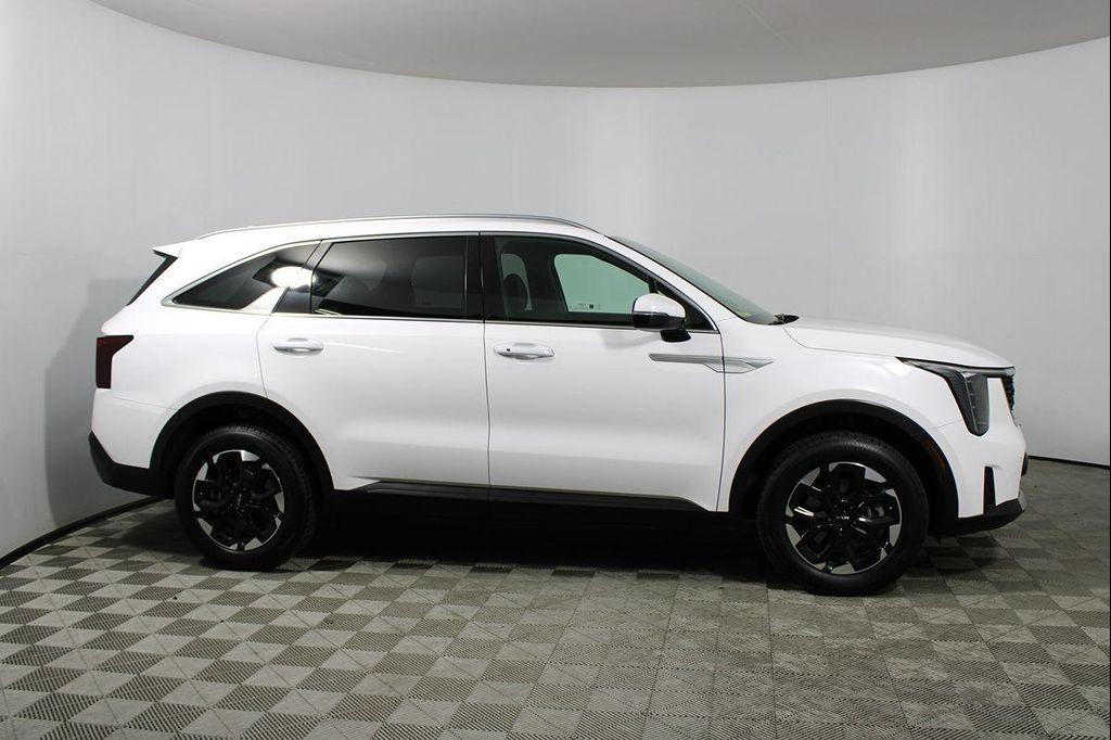 used 2024 Kia Sorento car, priced at $26,593