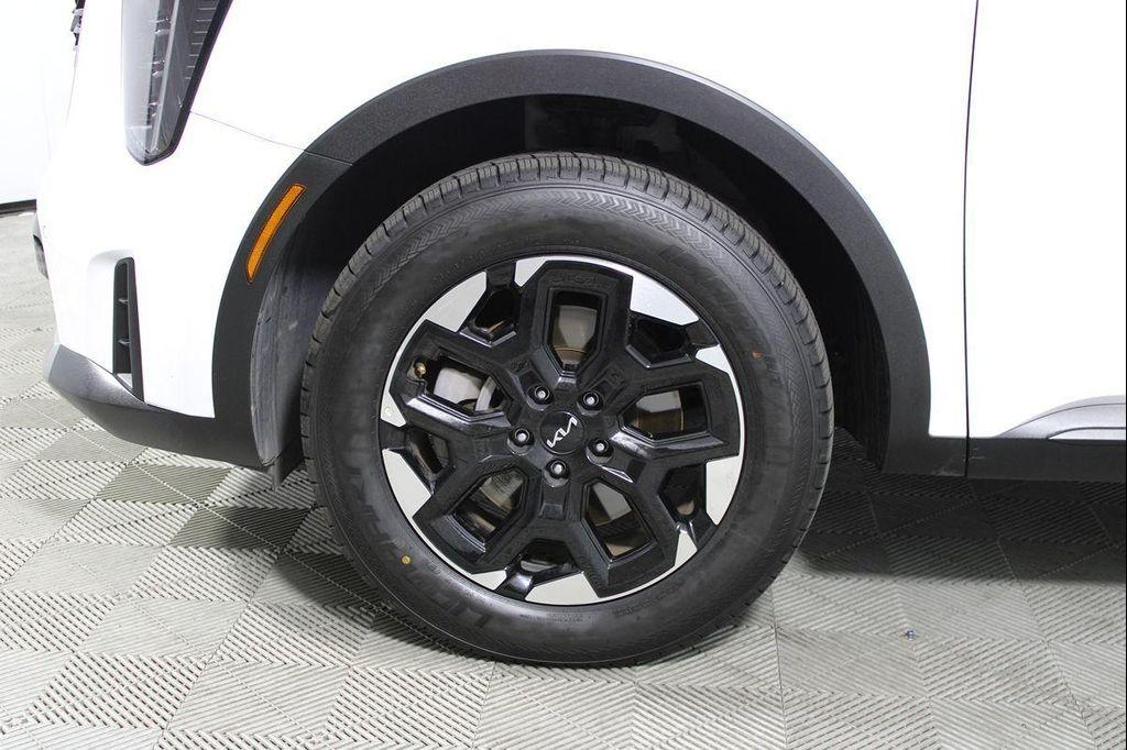 used 2024 Kia Sorento car, priced at $26,593