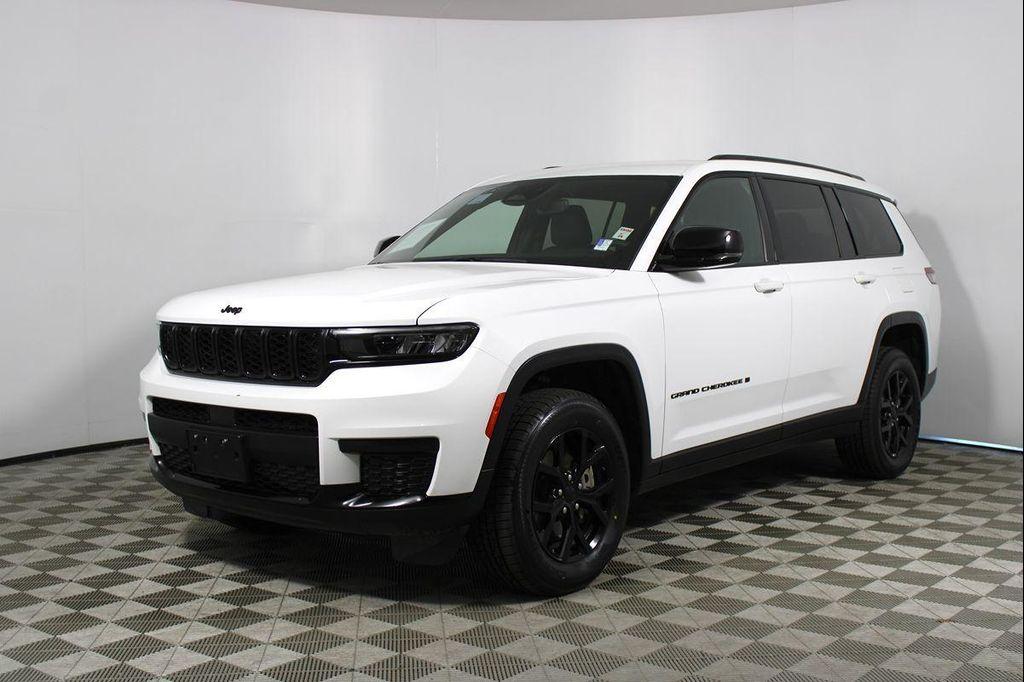 used 2024 Jeep Grand Cherokee L car, priced at $28,078