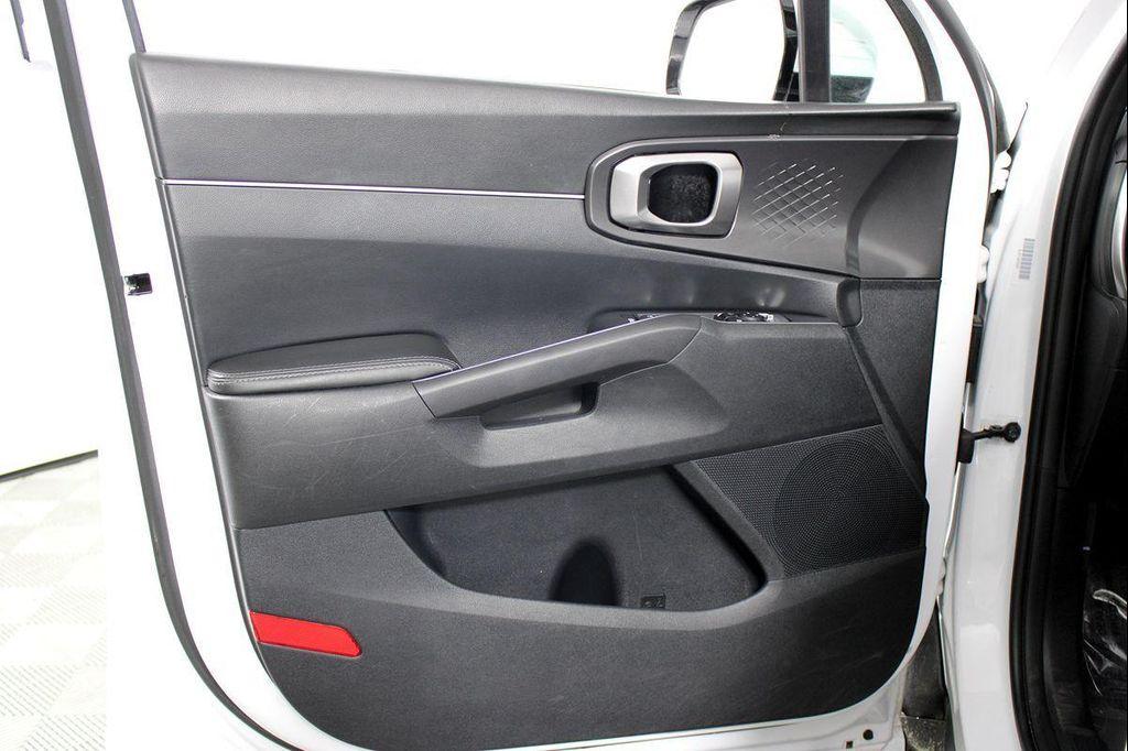 used 2024 Kia Sorento car, priced at $25,647