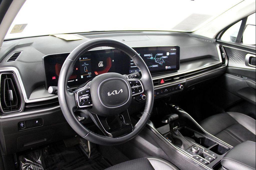 used 2024 Kia Sorento car, priced at $25,647