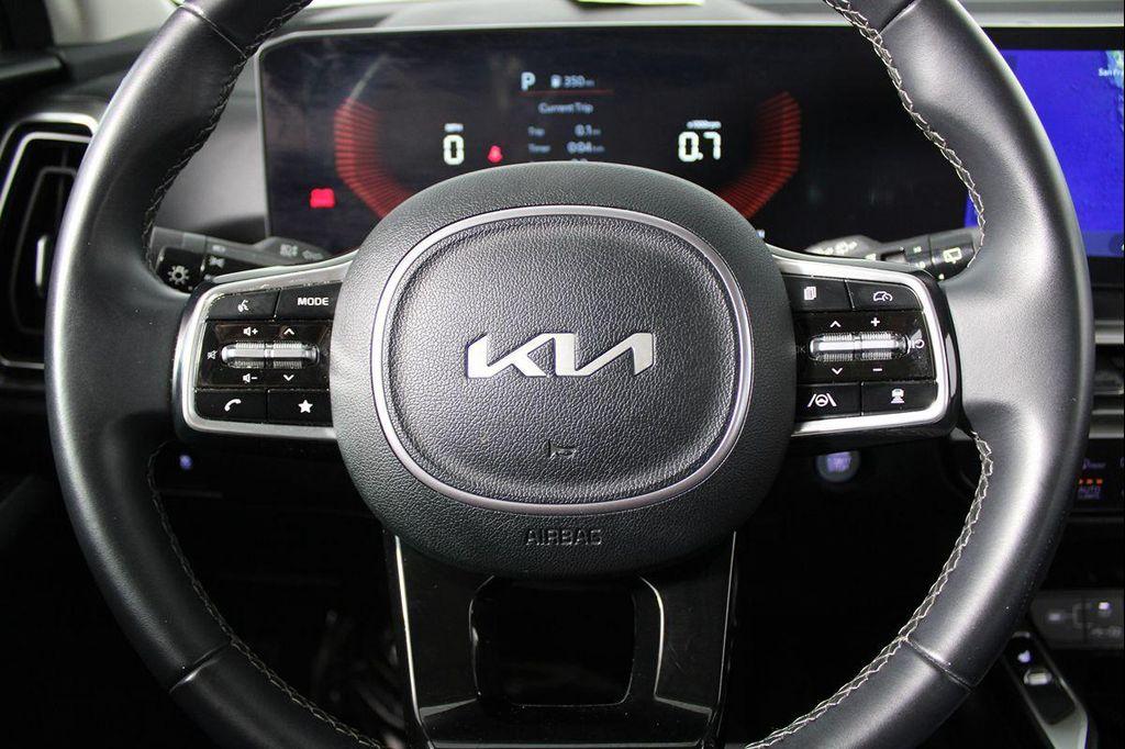 used 2024 Kia Sorento car, priced at $25,647