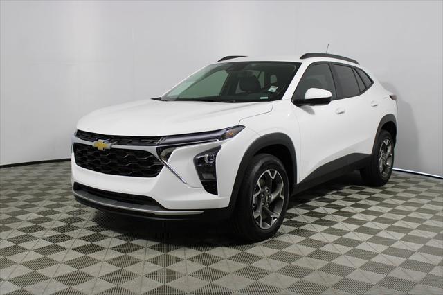 used 2025 Chevrolet Trax car, priced at $23,038