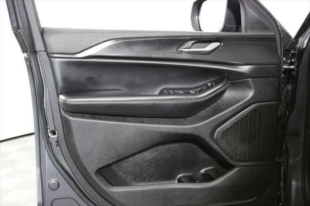 used 2024 Jeep Grand Cherokee car, priced at $26,562