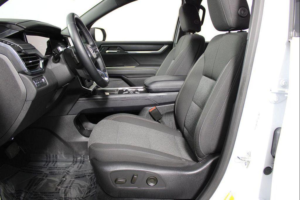 used 2025 GMC Acadia car, priced at $35,286